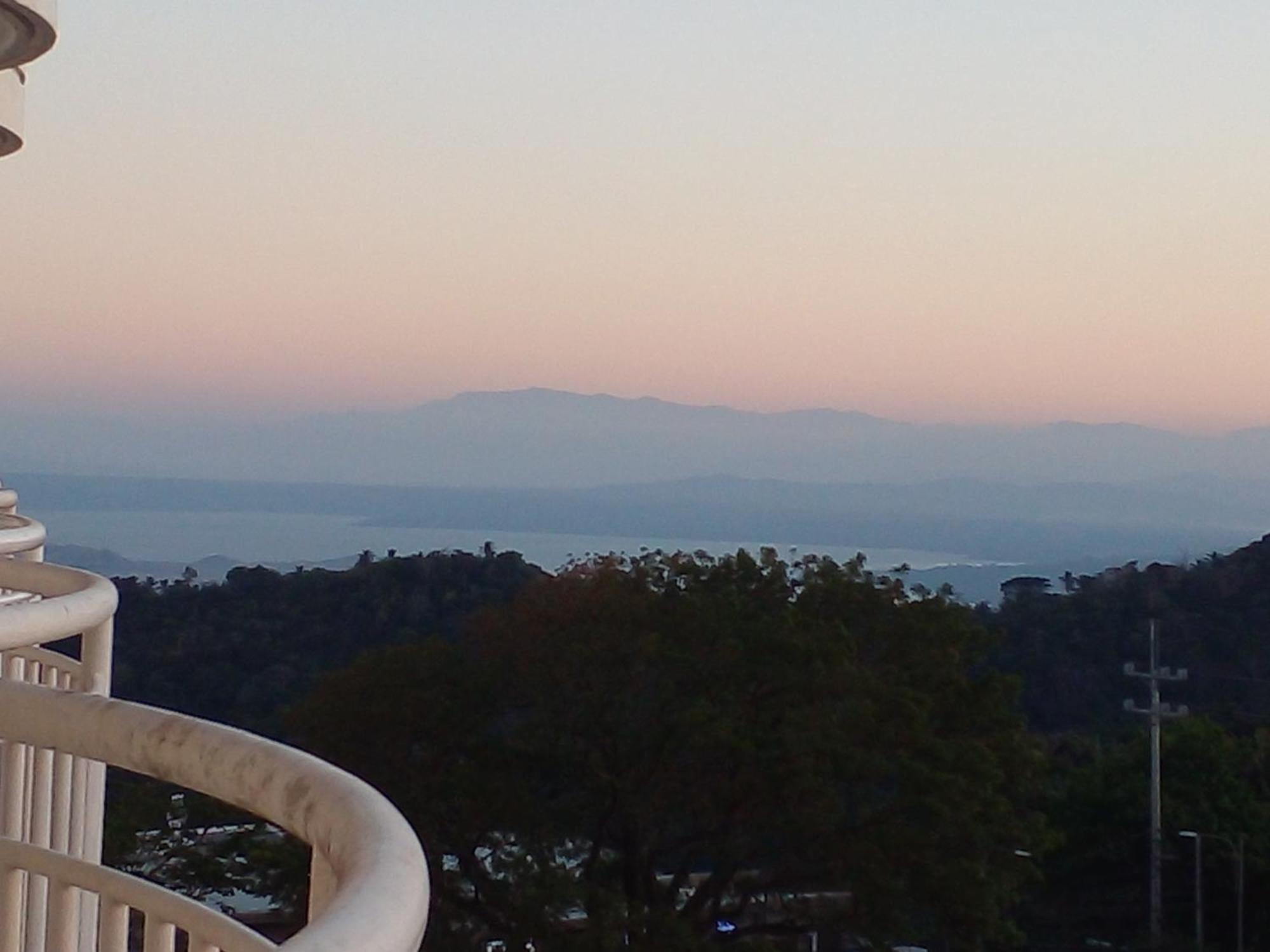 Tagaytay Prime Residences With Swimming Pool & Viewing Deck Tagaytay City Ruang foto
